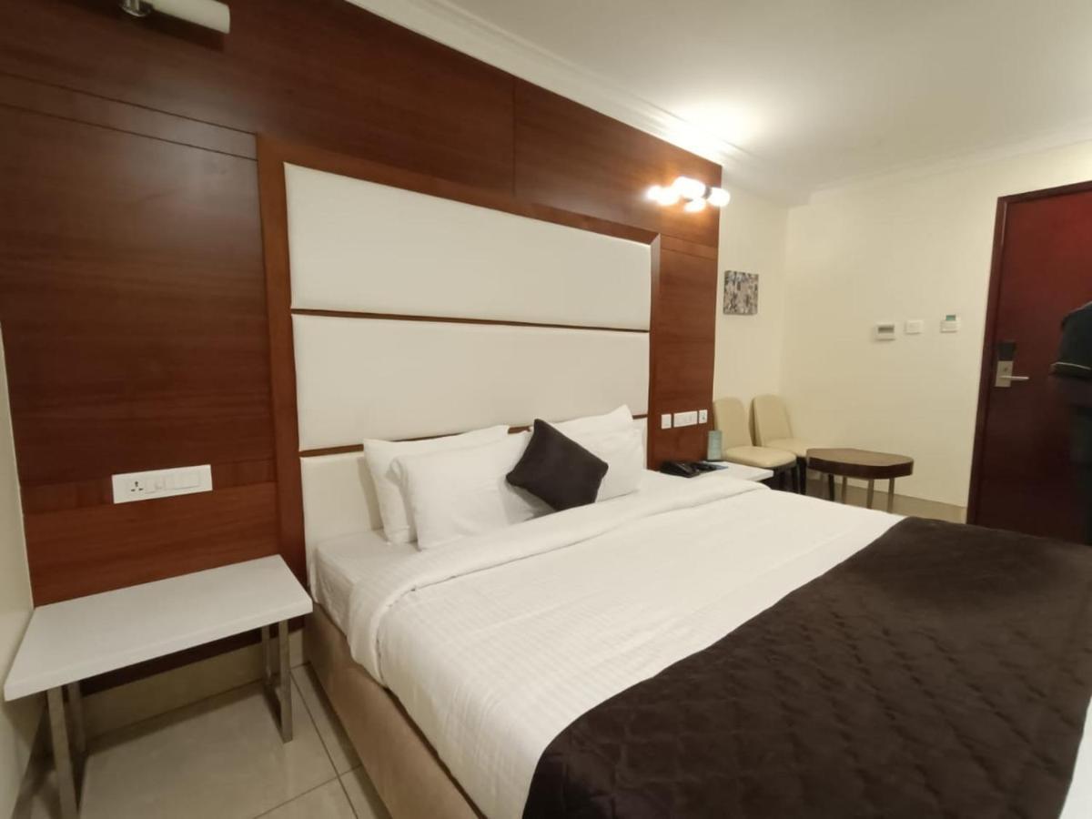 Rkn Grand Hotel Puducherry Buitenkant foto