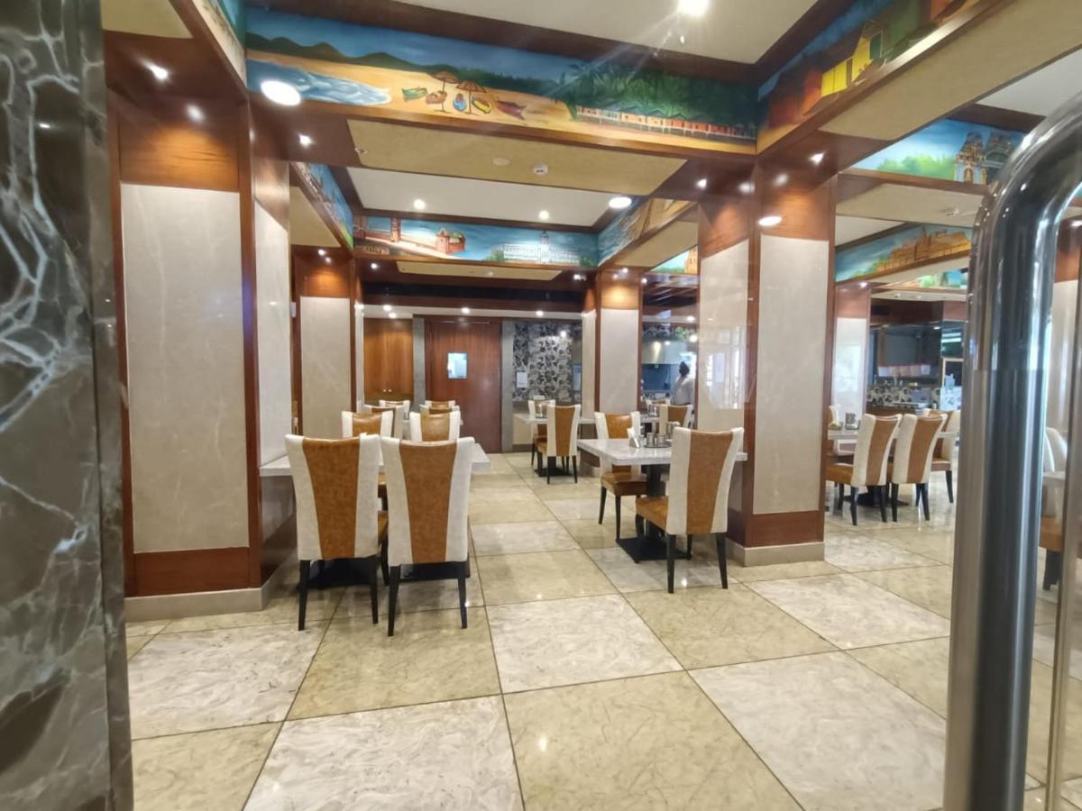 Rkn Grand Hotel Puducherry Buitenkant foto